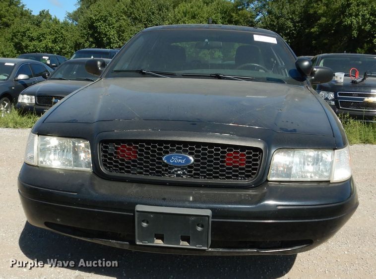 image for item DM3079 2004 Ford Crown Victoria Police Interceptor