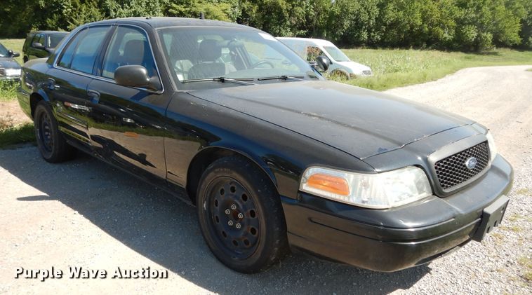 image for item DM3079 2004 Ford Crown Victoria Police Interceptor