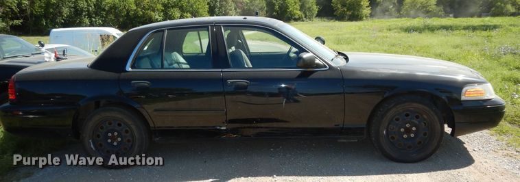 image for item DM3079 2004 Ford Crown Victoria Police Interceptor