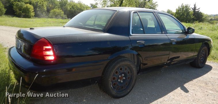 image for item DM3079 2004 Ford Crown Victoria Police Interceptor