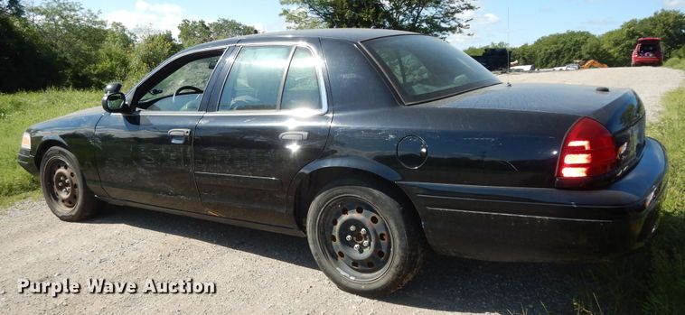 image for item DM3079 2004 Ford Crown Victoria Police Interceptor