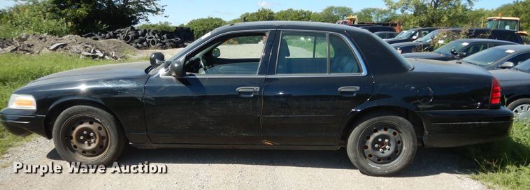 image for item DM3079 2004 Ford Crown Victoria Police Interceptor