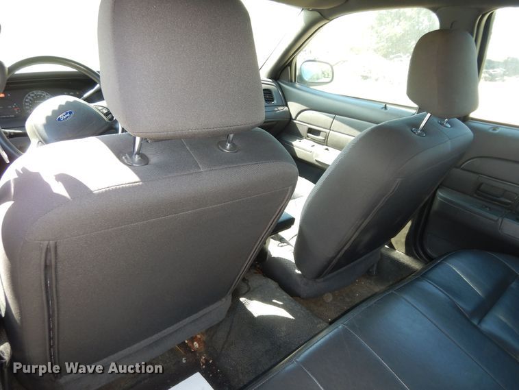 image for item DM3079 2004 Ford Crown Victoria Police Interceptor