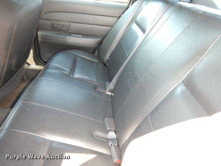 image for item DM3079 2004 Ford Crown Victoria Police Interceptor