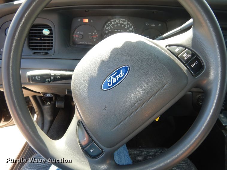 image for item DM3079 2004 Ford Crown Victoria Police Interceptor