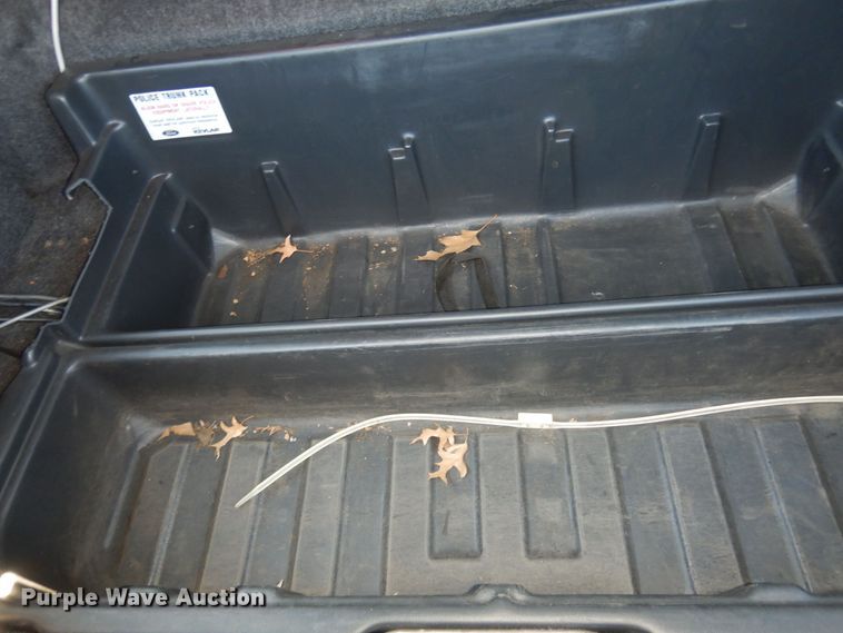 image for item DM3079 2004 Ford Crown Victoria Police Interceptor