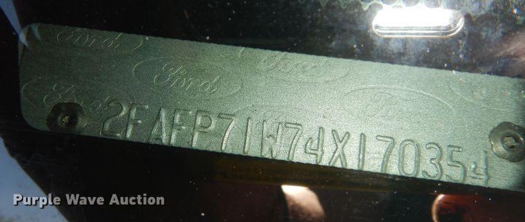 image for item DM3079 2004 Ford Crown Victoria Police Interceptor