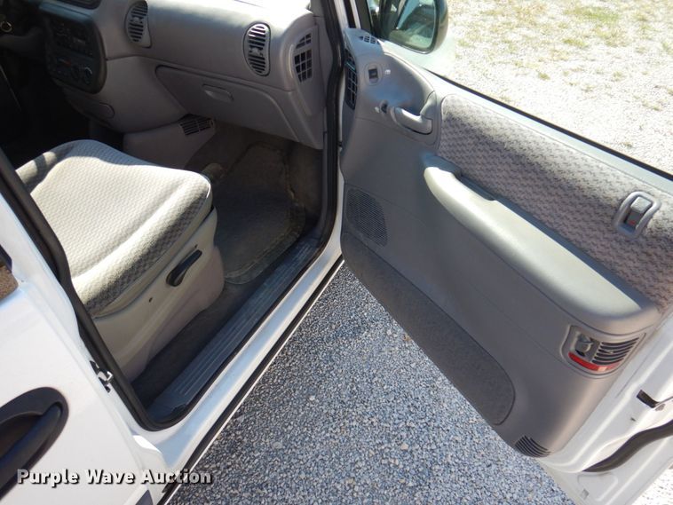 image for item DP0304 2000 Dodge Grand Caravan  van