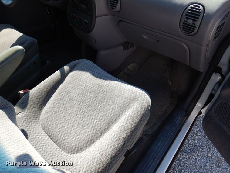 image for item DP0304 2000 Dodge Grand Caravan  van