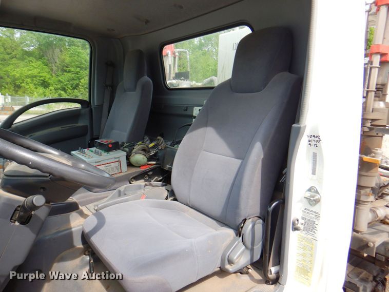 image for item DP4167 2008 GMC W5500HD  paint striping truck