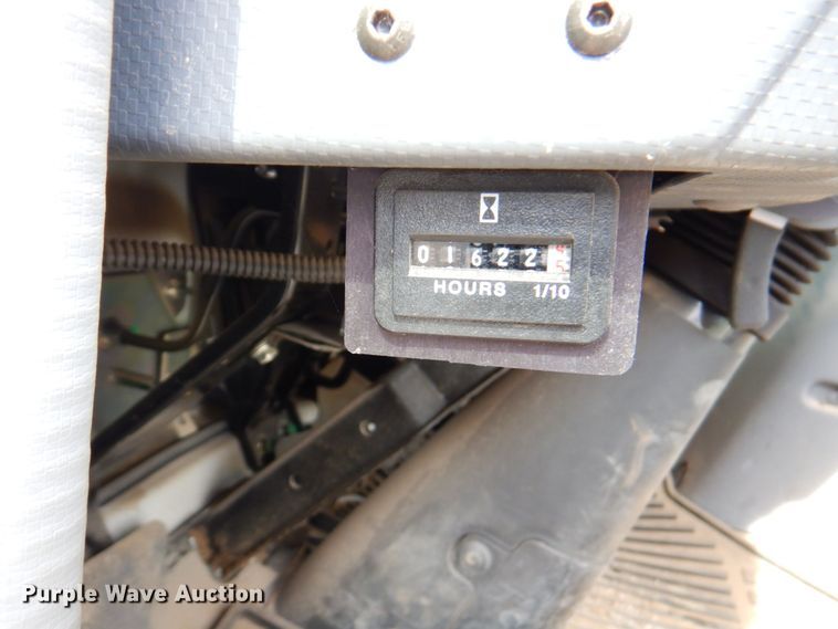 image for item DP4167 2008 GMC W5500HD  paint striping truck