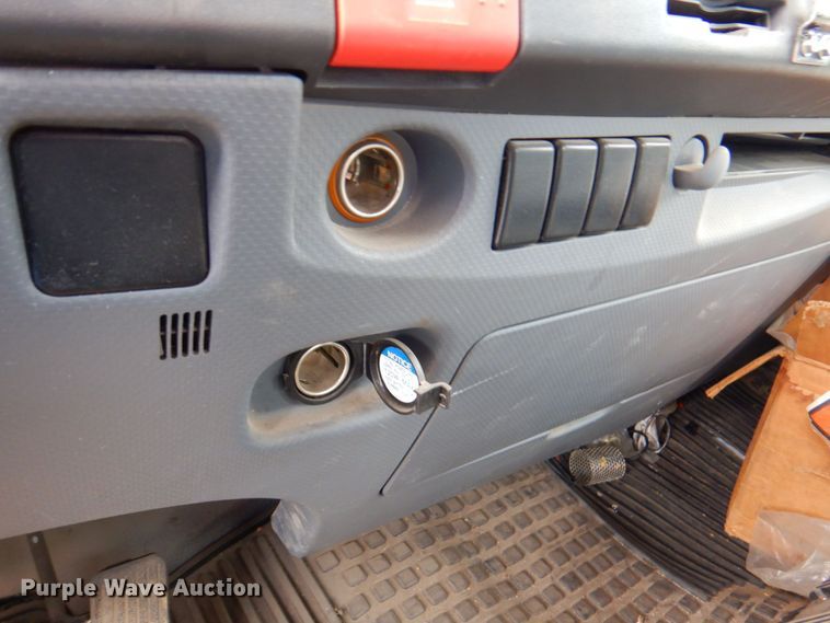 image for item DP4167 2008 GMC W5500HD  paint striping truck