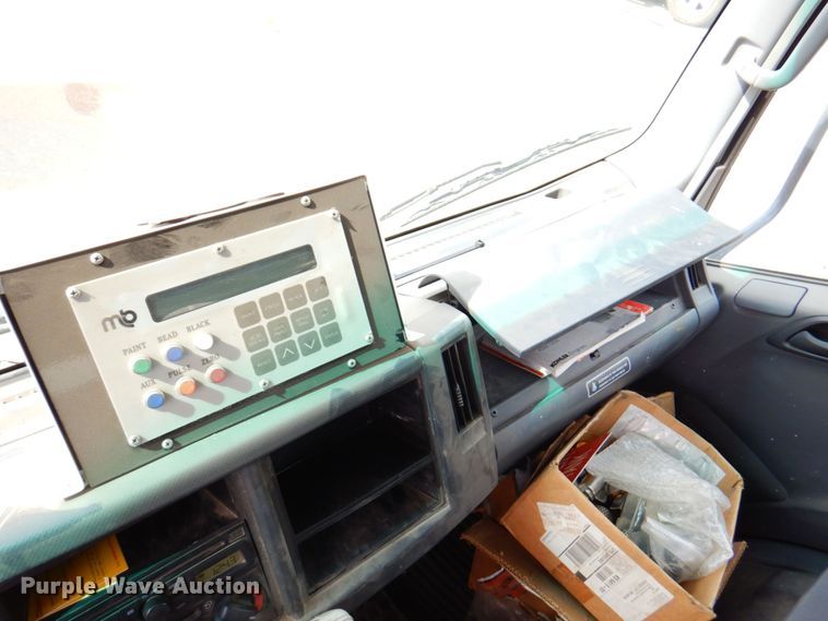 image for item DP4167 2008 GMC W5500HD  paint striping truck