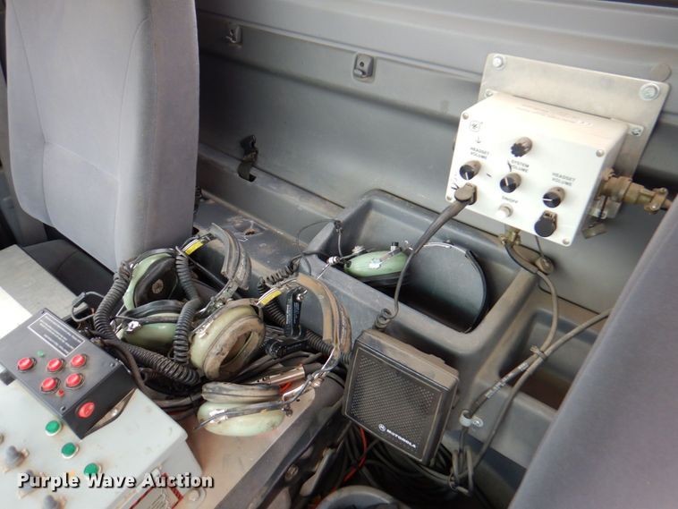 image for item DP4167 2008 GMC W5500HD  paint striping truck