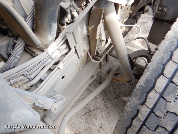 image for item DP4167 2008 GMC W5500HD  paint striping truck