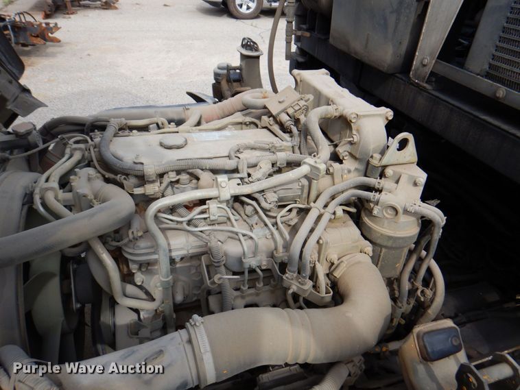 image for item DP4167 2008 GMC W5500HD  paint striping truck