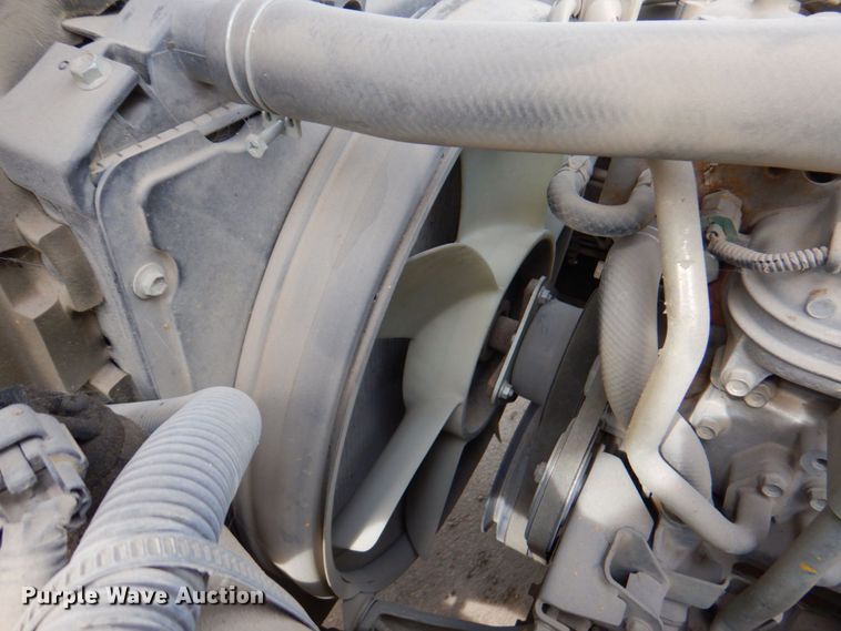 image for item DP4167 2008 GMC W5500HD  paint striping truck