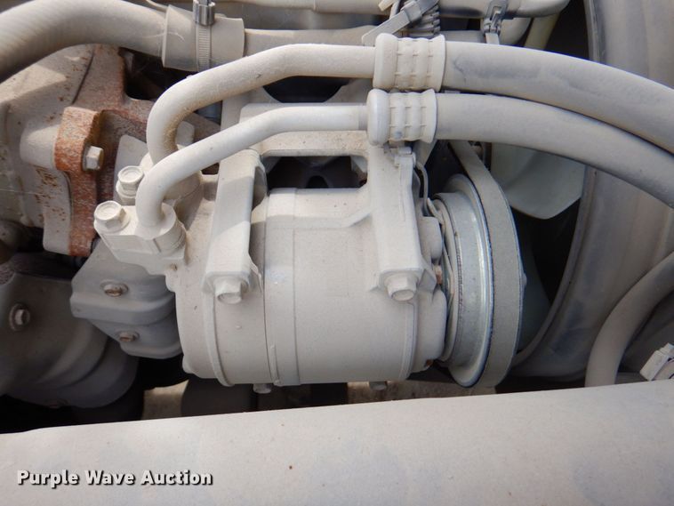 image for item DP4167 2008 GMC W5500HD  paint striping truck