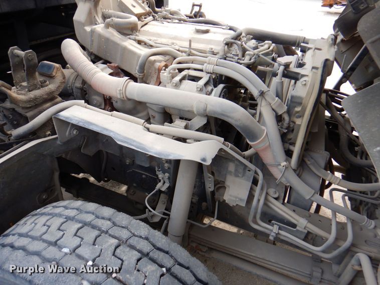 image for item DP4167 2008 GMC W5500HD  paint striping truck