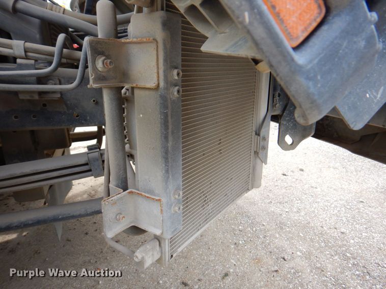 image for item DP4167 2008 GMC W5500HD  paint striping truck