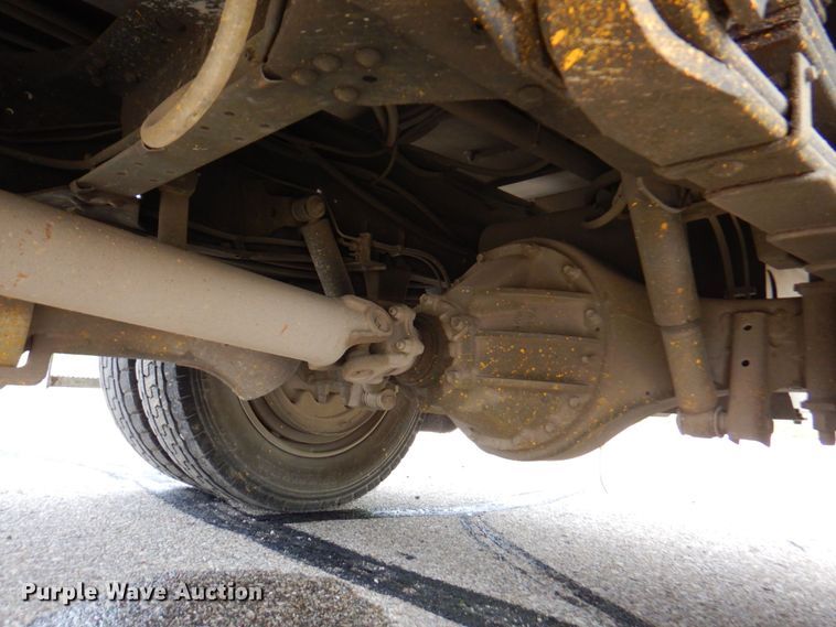 image for item DP4167 2008 GMC W5500HD  paint striping truck