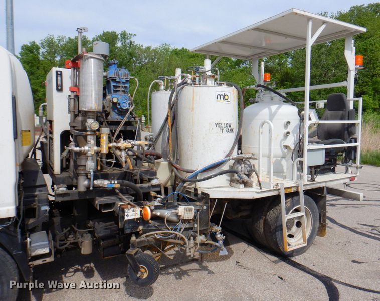 image for item DP4167 2008 GMC W5500HD  paint striping truck