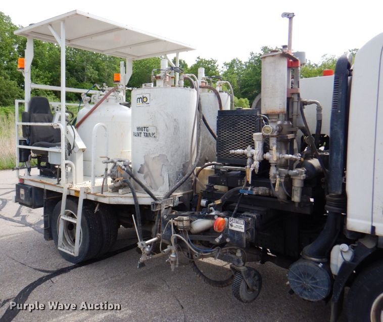 image for item DP4167 2008 GMC W5500HD  paint striping truck