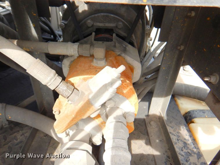 image for item DP4167 2008 GMC W5500HD  paint striping truck