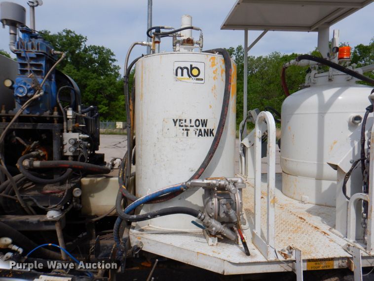 image for item DP4167 2008 GMC W5500HD  paint striping truck