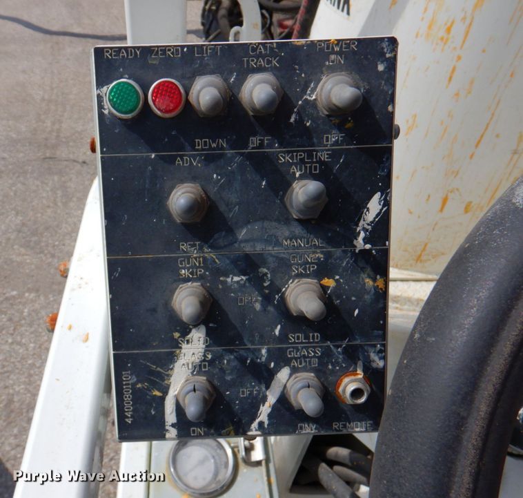 image for item DP4167 2008 GMC W5500HD  paint striping truck