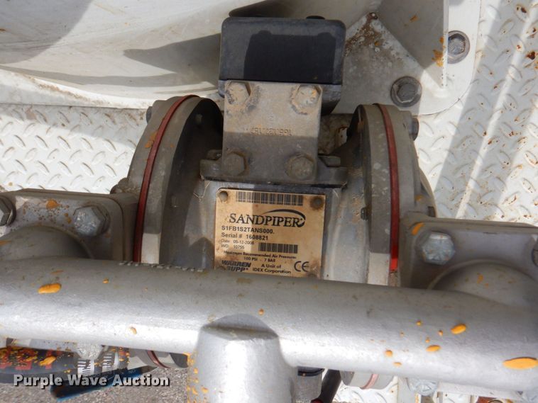 image for item DP4167 2008 GMC W5500HD  paint striping truck