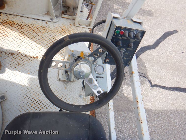 image for item DP4167 2008 GMC W5500HD  paint striping truck