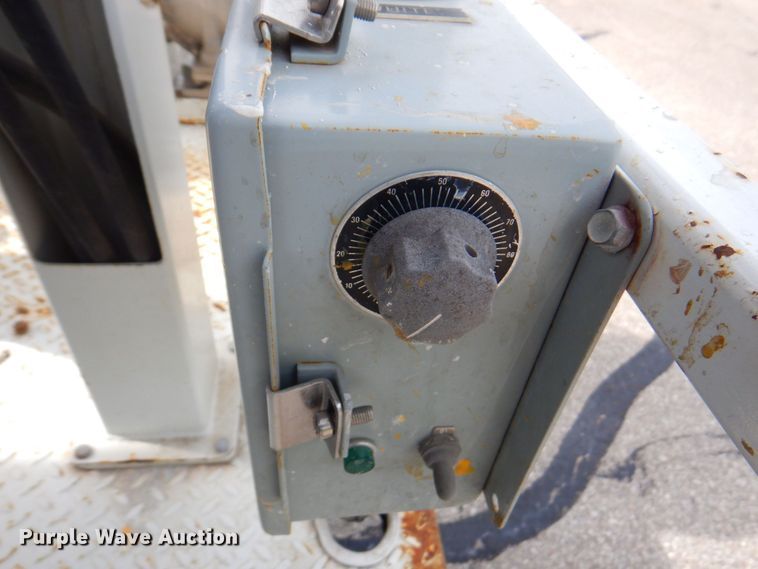 image for item DP4167 2008 GMC W5500HD  paint striping truck