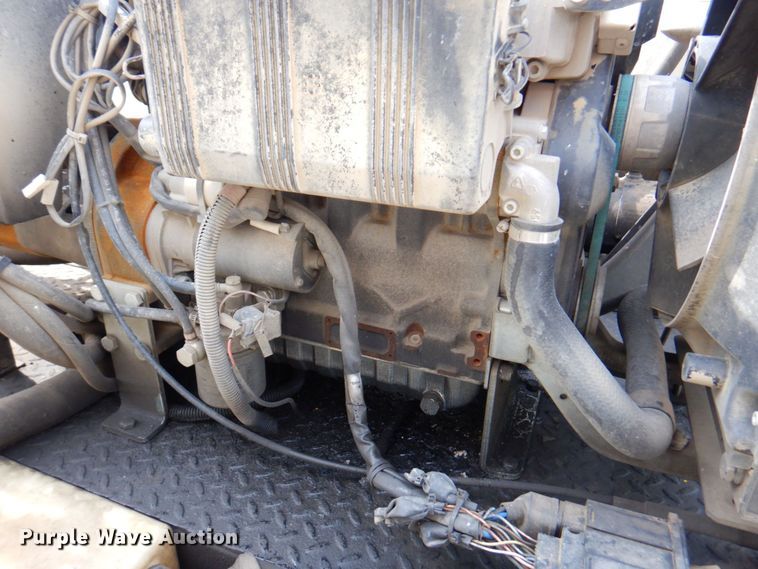 image for item DP4167 2008 GMC W5500HD  paint striping truck