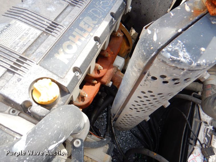 image for item DP4167 2008 GMC W5500HD  paint striping truck