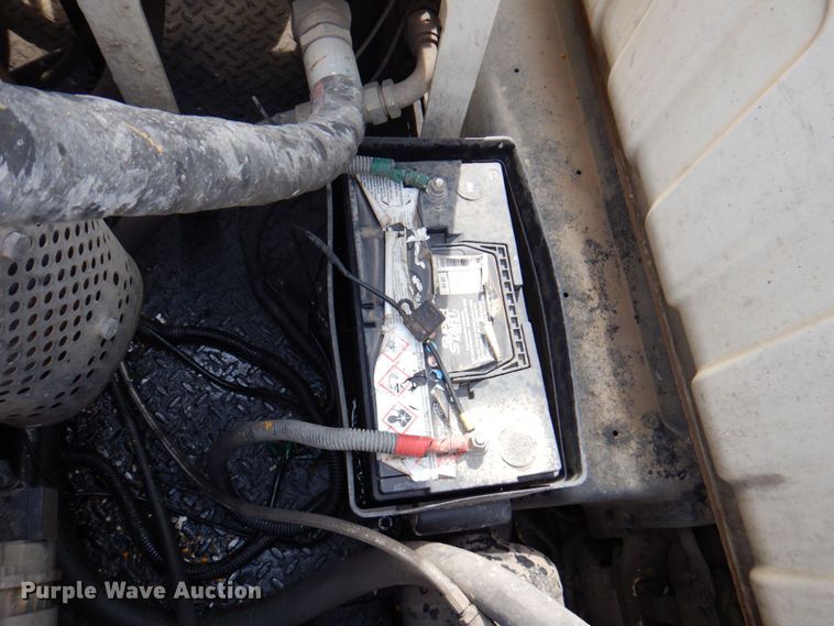 image for item DP4167 2008 GMC W5500HD  paint striping truck