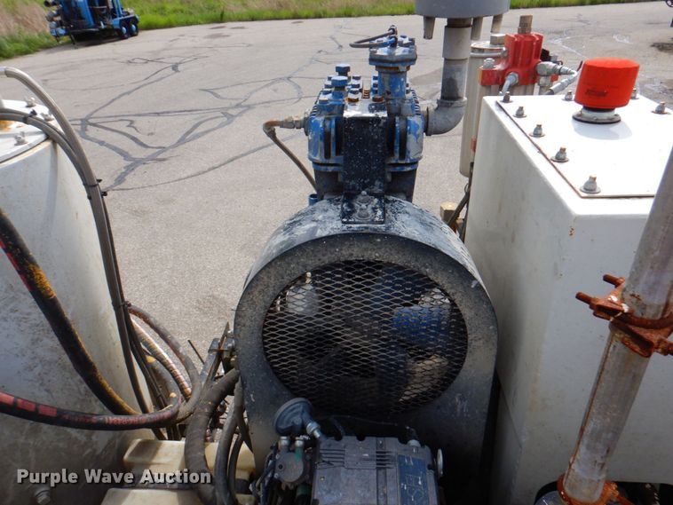 image for item DP4167 2008 GMC W5500HD  paint striping truck