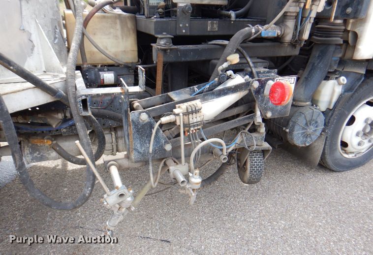 image for item DP4167 2008 GMC W5500HD  paint striping truck