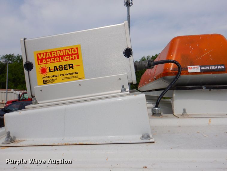 image for item DP4167 2008 GMC W5500HD  paint striping truck