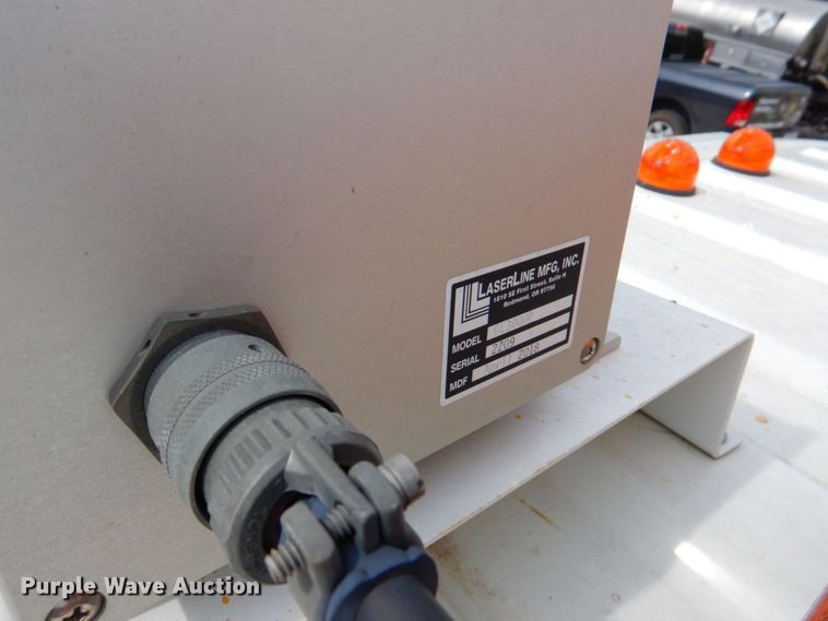 image for item DP4167 2008 GMC W5500HD  paint striping truck