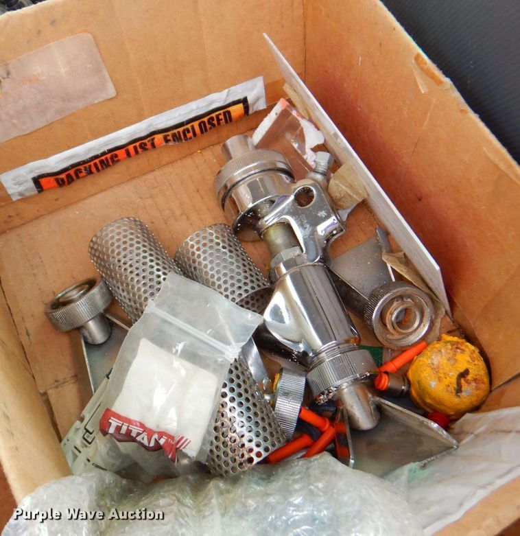 image for item DP4167 2008 GMC W5500HD  paint striping truck