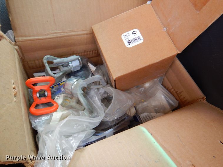 image for item DP4167 2008 GMC W5500HD  paint striping truck