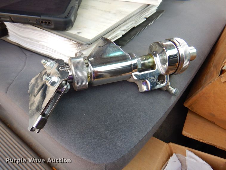 image for item DP4167 2008 GMC W5500HD  paint striping truck