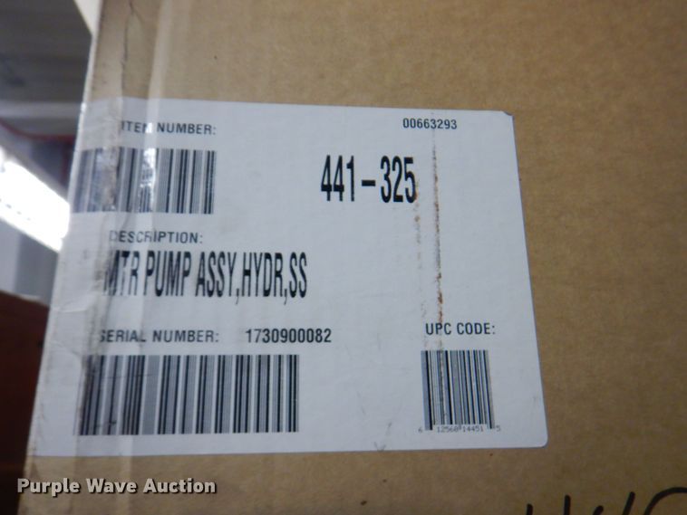 image for item DP4167 2008 GMC W5500HD  paint striping truck