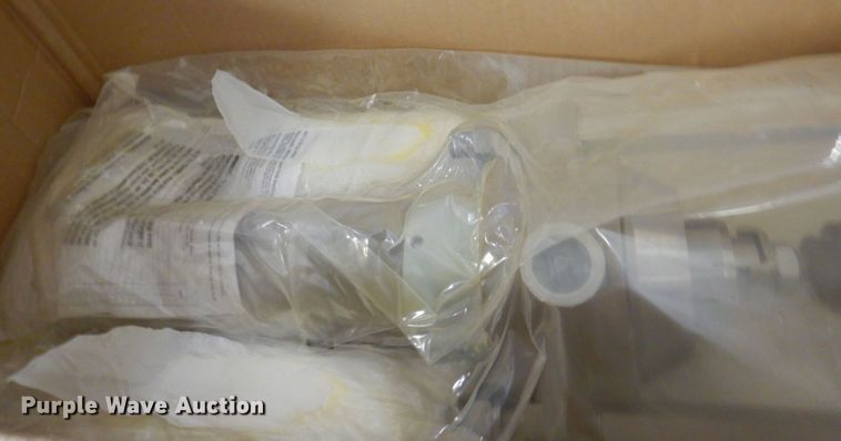 image for item DP4167 2008 GMC W5500HD  paint striping truck