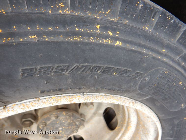 image for item DP4167 2008 GMC W5500HD  paint striping truck