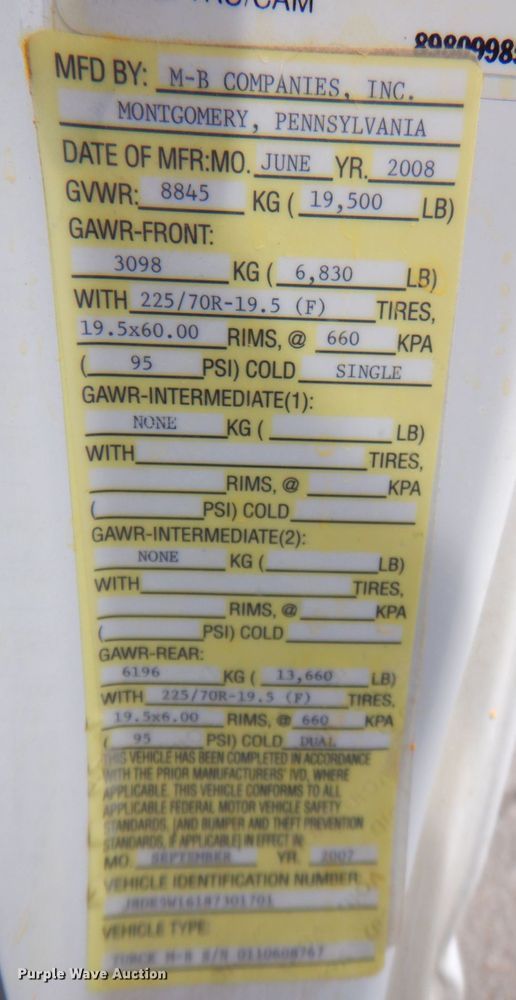 image for item DP4167 2008 GMC W5500HD  paint striping truck