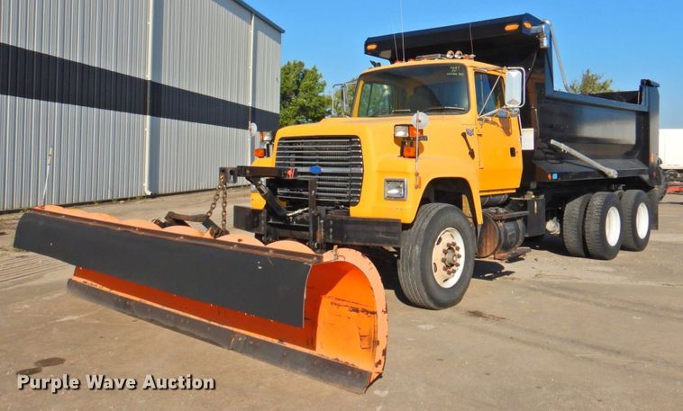 image for item DP4678 1995 Ford LT8000  dump truck