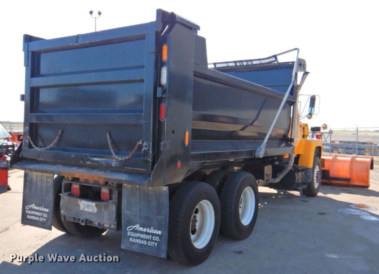 image for item DP4678 1995 Ford LT8000  dump truck