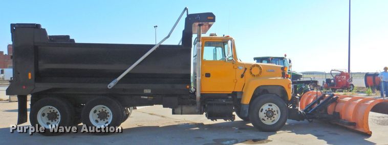 image for item DP4678 1995 Ford LT8000  dump truck
